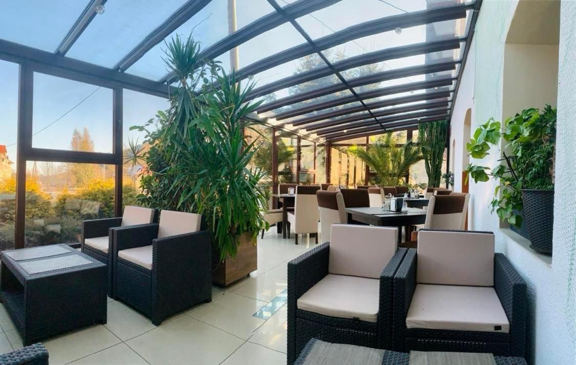 Restauracja Ibiza Aparthotel Ludwikowice Klodzkie ภายนอก รูปภาพ