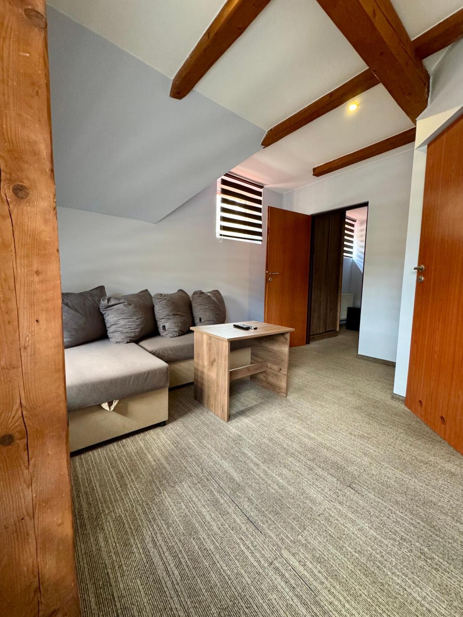 Restauracja Ibiza Aparthotel Ludwikowice Klodzkie ภายนอก รูปภาพ