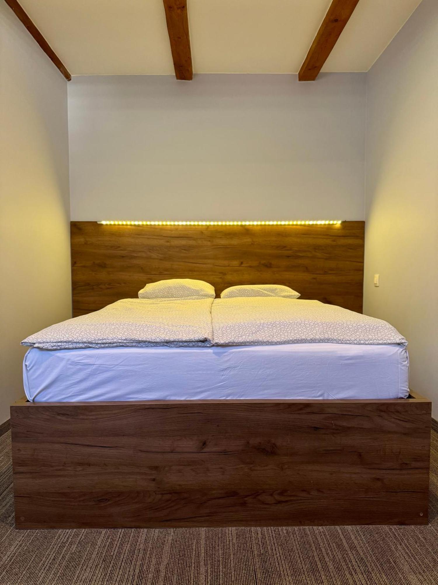 Restauracja Ibiza Aparthotel Ludwikowice Klodzkie ภายนอก รูปภาพ
