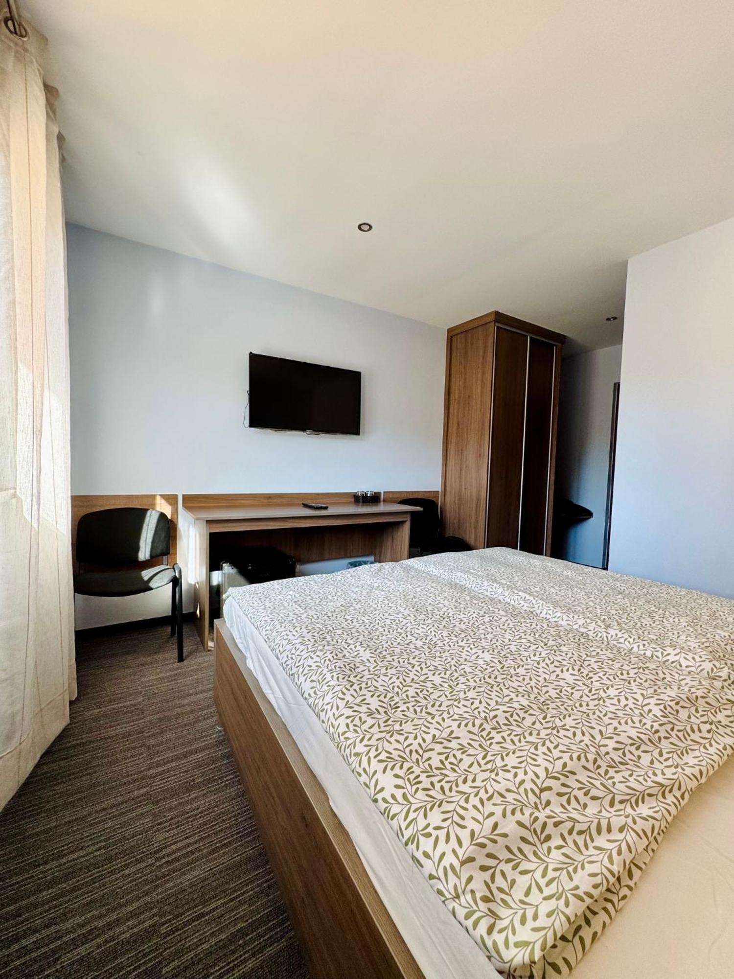 Restauracja Ibiza Aparthotel Ludwikowice Klodzkie ภายนอก รูปภาพ