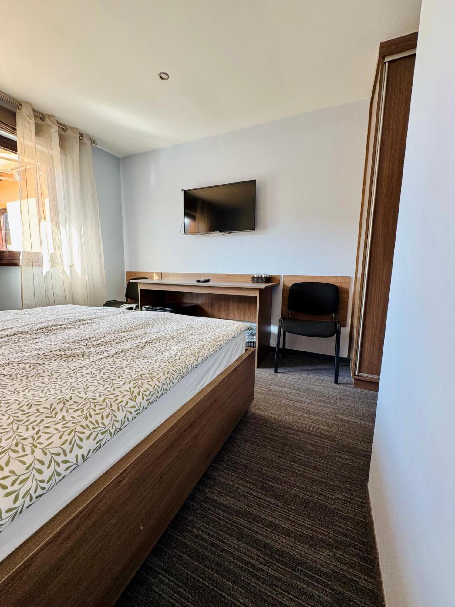 Restauracja Ibiza Aparthotel Ludwikowice Klodzkie ภายนอก รูปภาพ